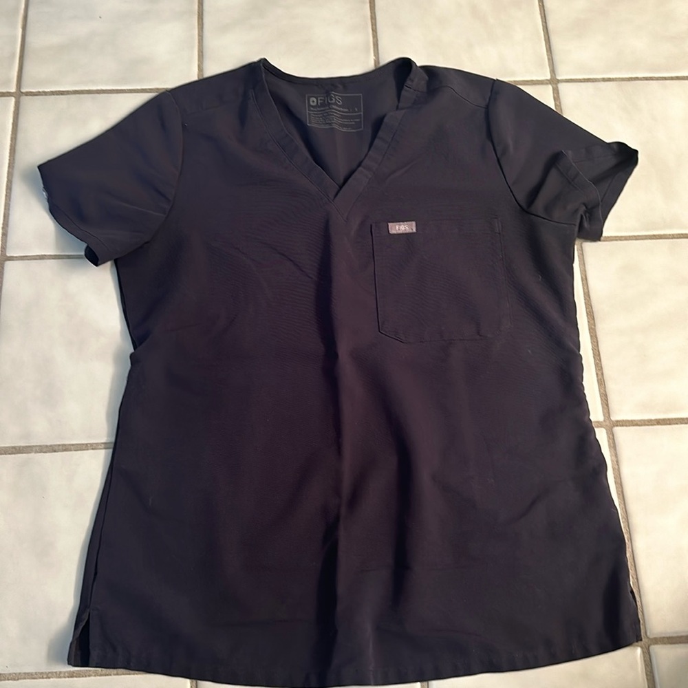 Fig scrub top